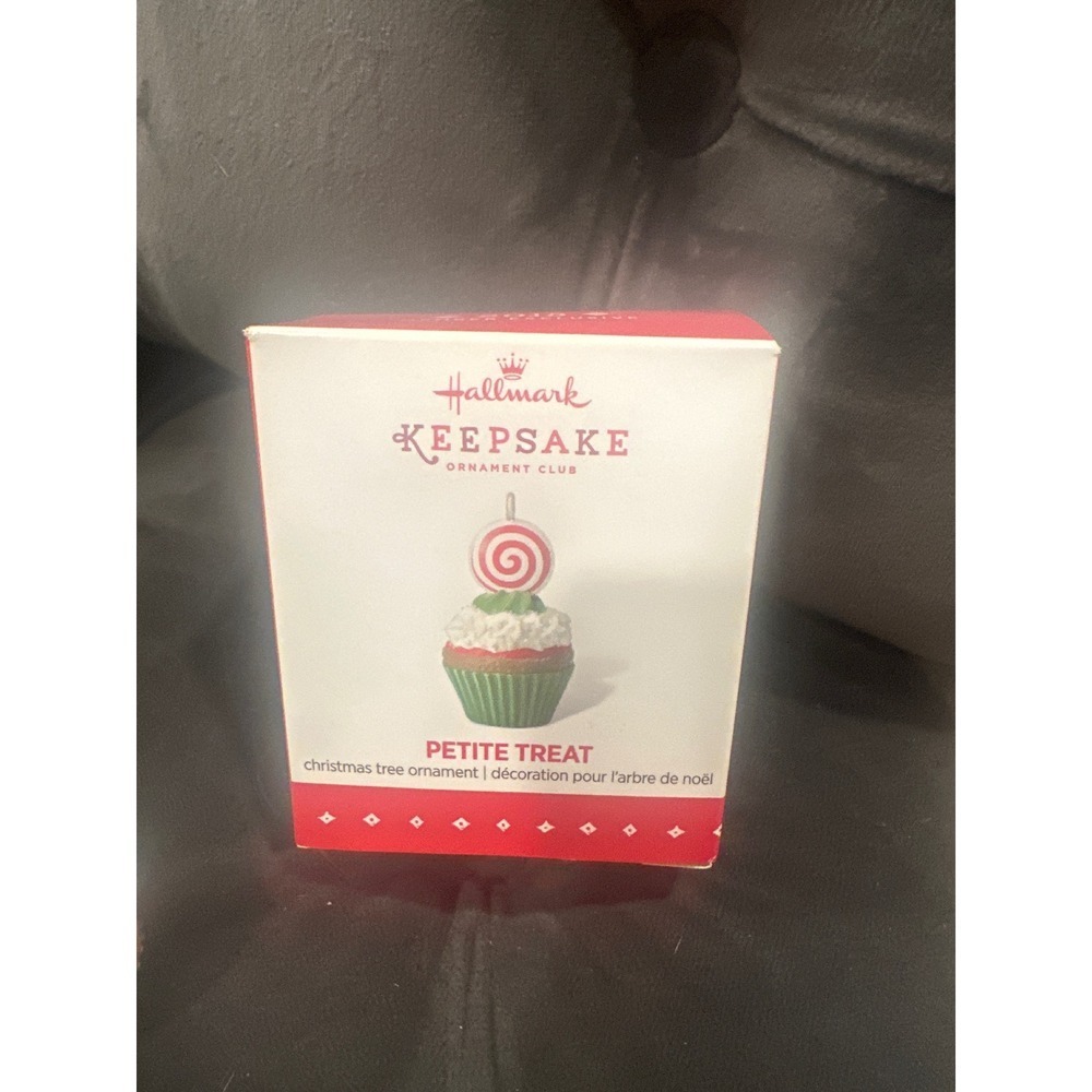 Hallmark Keepsake Ornament Club Exclusive Petite Treat holiday Cupcake 2015 - Picture 3 of 5
